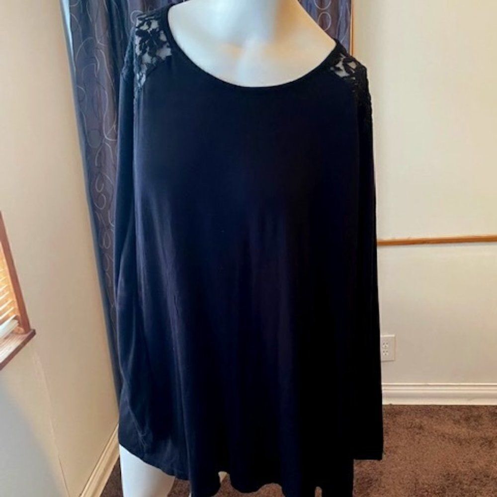 Kate & Mallory Black 1/2 Lace Back long sleeves tunic, size 3X